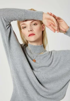 RISA Basic Truien Trui Dames Lichtgrijs -RISA Voortreffelijke Winkel 7144eca0b6c6416b461b8d1fd5d1e530 scaled