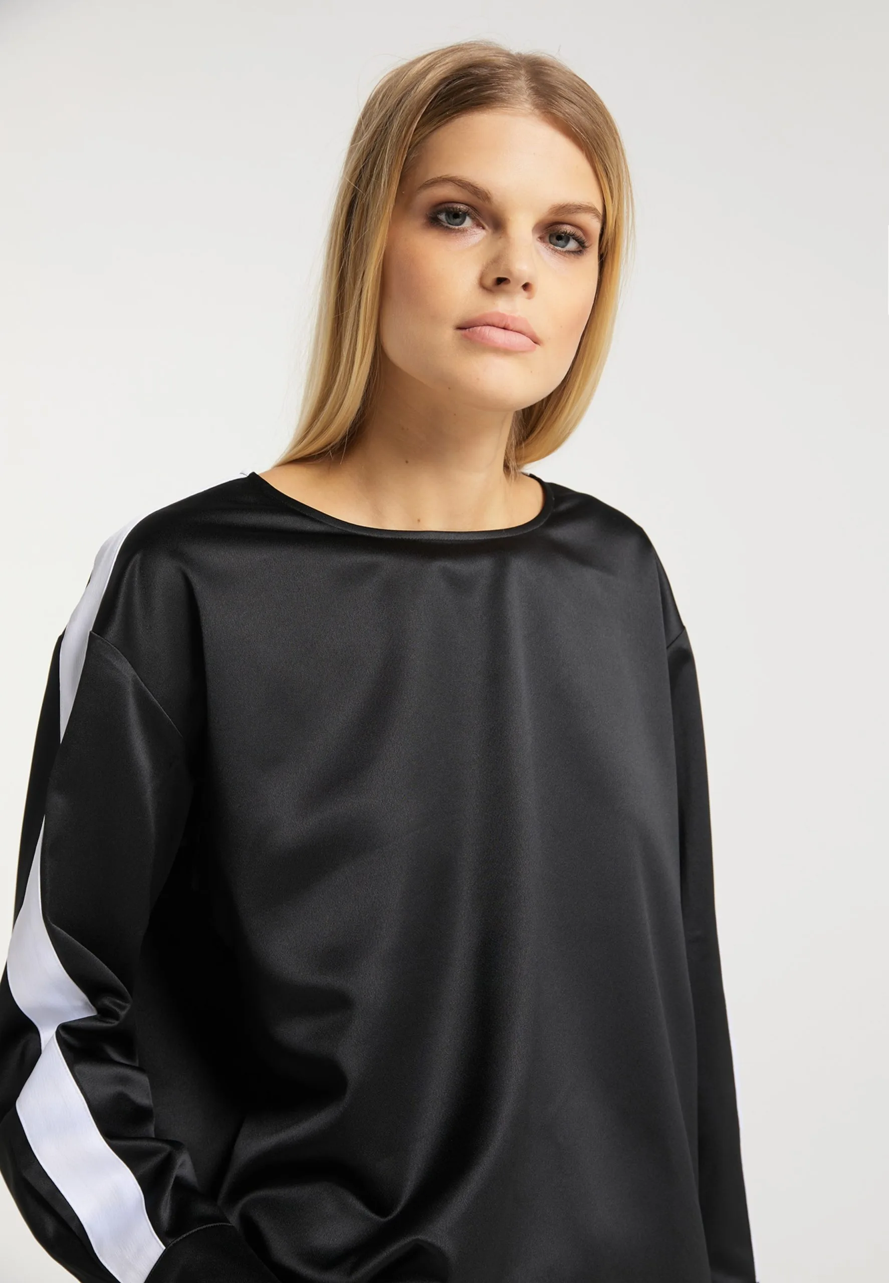 RISA Blouseshirts Blouse Dames Zwart 5 RISA Blouseshirts Blouse Dames Zwart - Afbeelding 5