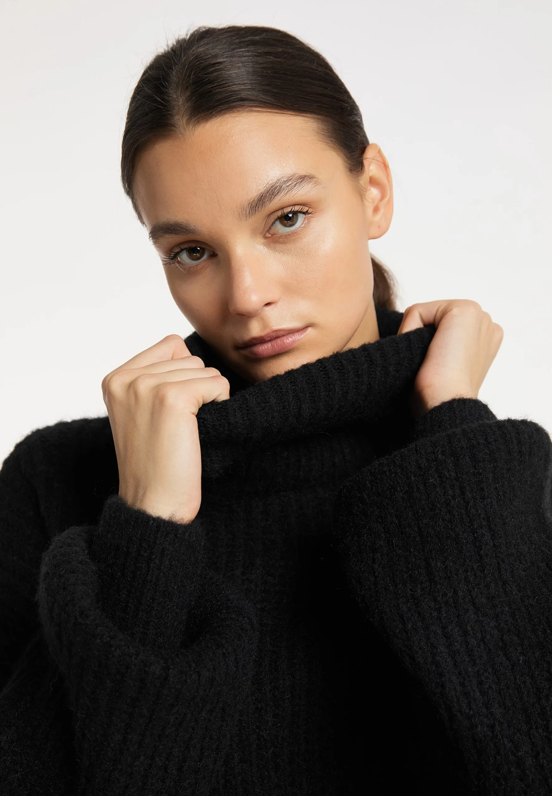 RISA Coltruien Trui Dames Zwart 5 RISA Coltruien Trui Dames Zwart - Afbeelding 5